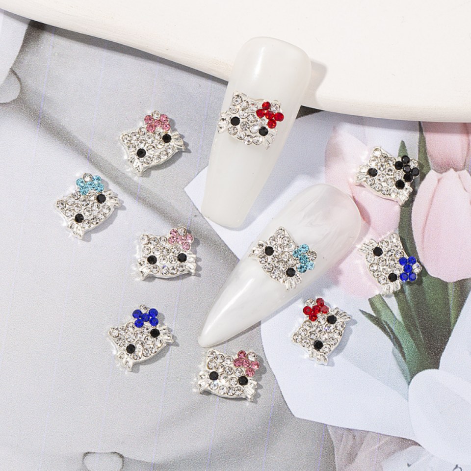 bùa làm móng tay hello kitty
